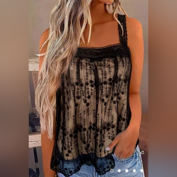 Black lace tank top - Picture 2 of 4
